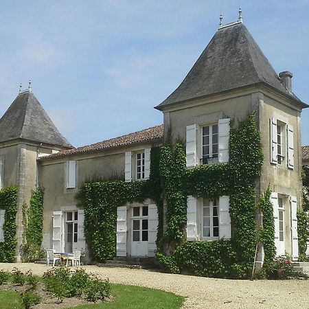 Le Logis De Ruelle Bed & Breakfast Bagian luar foto