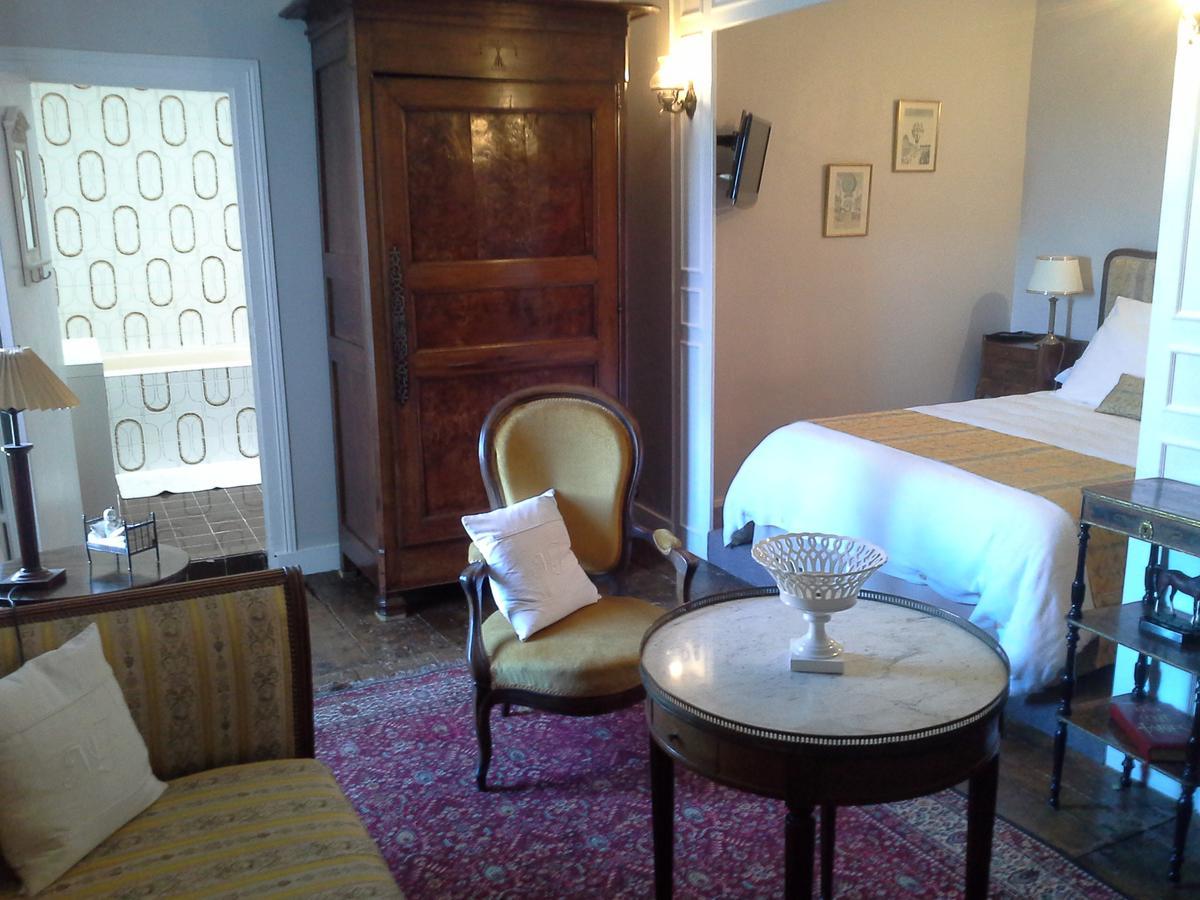 Le Logis De Ruelle Bed & Breakfast Bagian luar foto