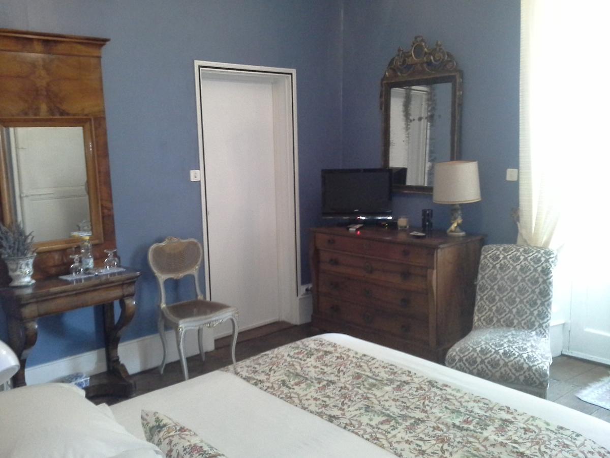 Le Logis De Ruelle Bed & Breakfast Bagian luar foto