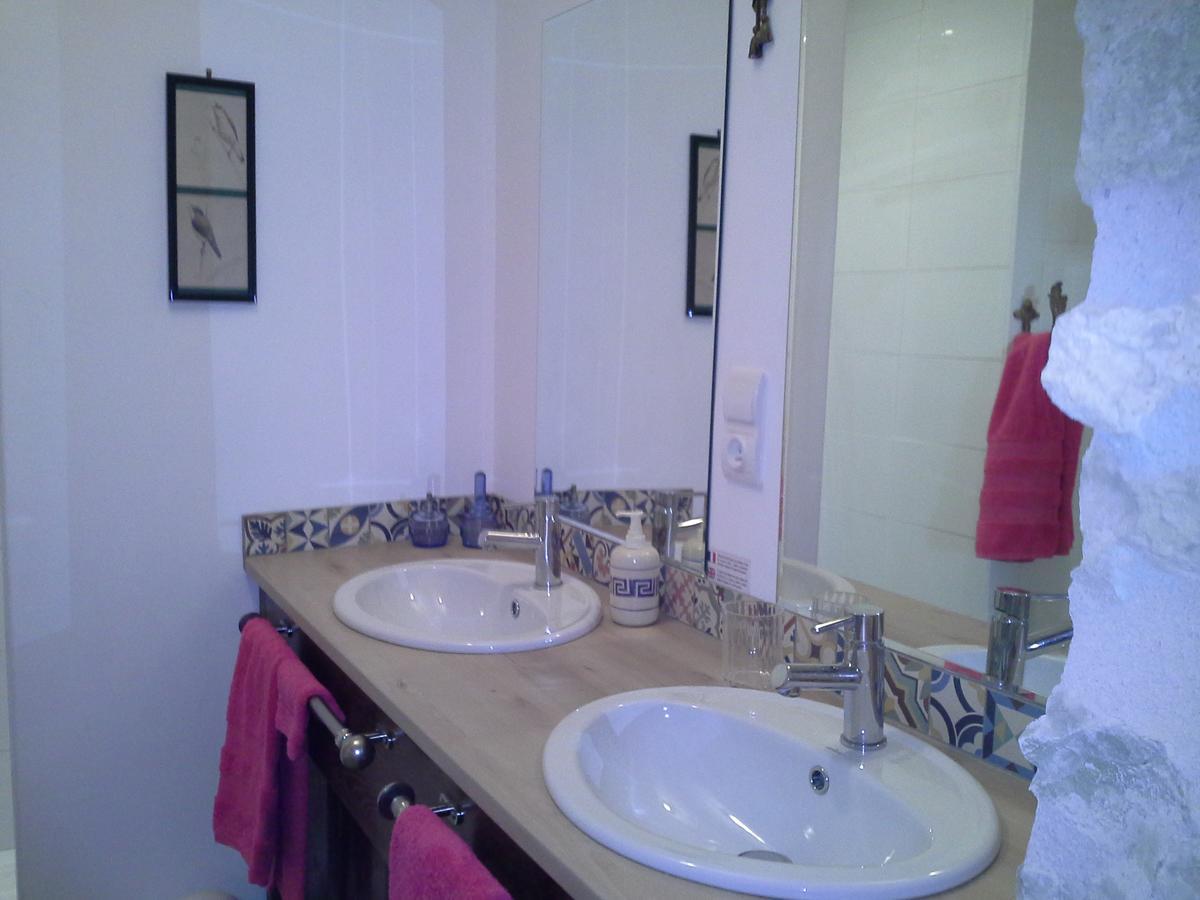 Le Logis De Ruelle Bed & Breakfast Bagian luar foto