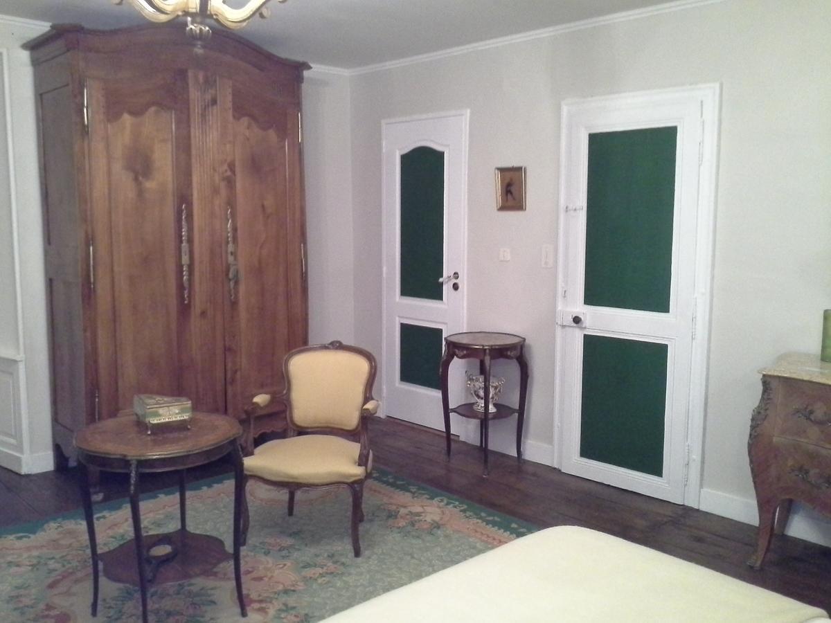 Le Logis De Ruelle Bed & Breakfast Bagian luar foto