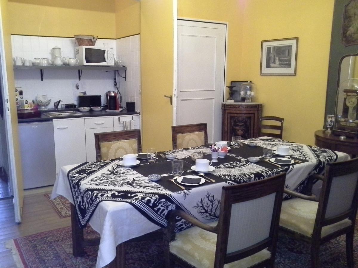 Le Logis De Ruelle Bed & Breakfast Bagian luar foto