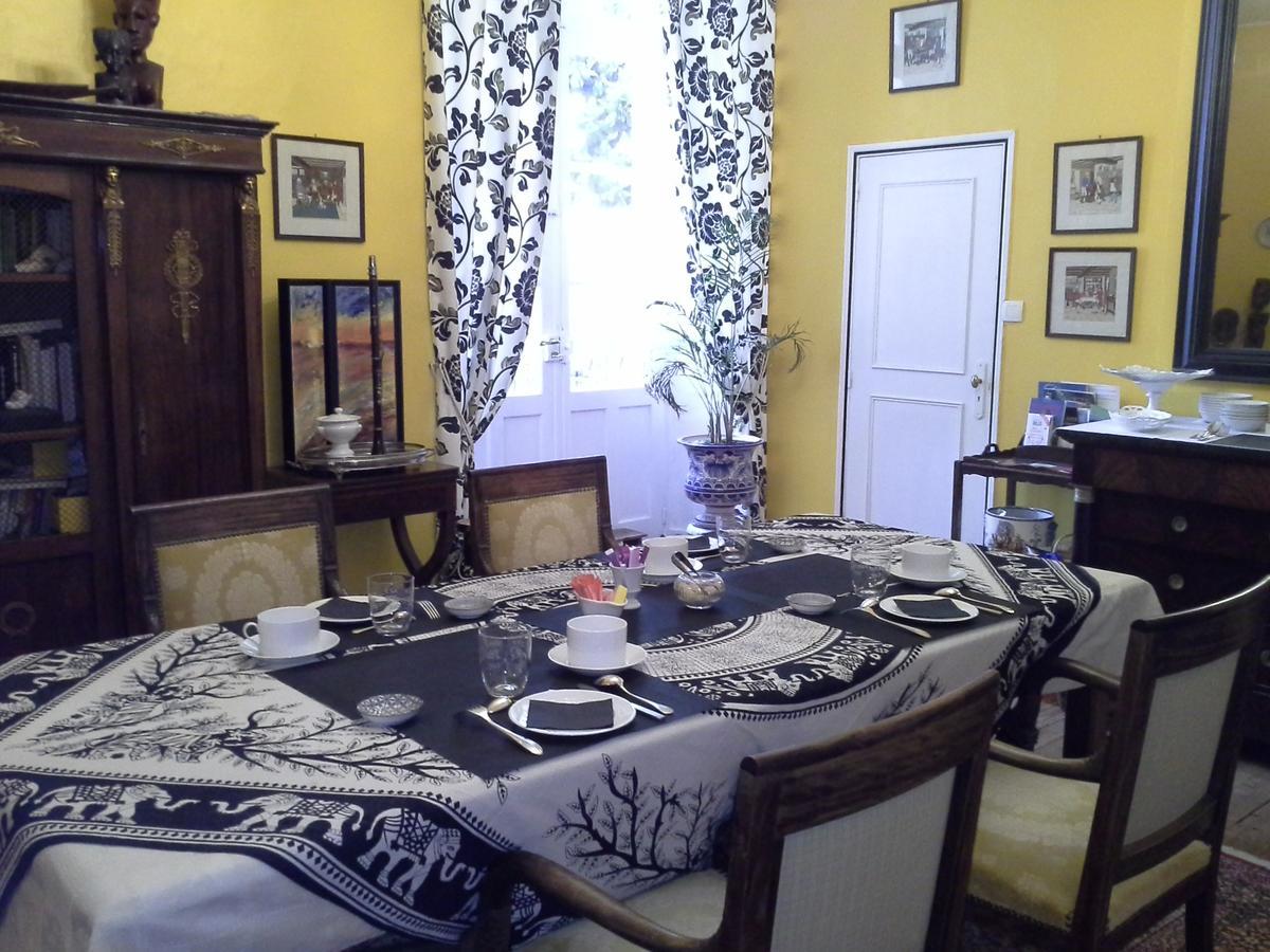 Le Logis De Ruelle Bed & Breakfast Bagian luar foto