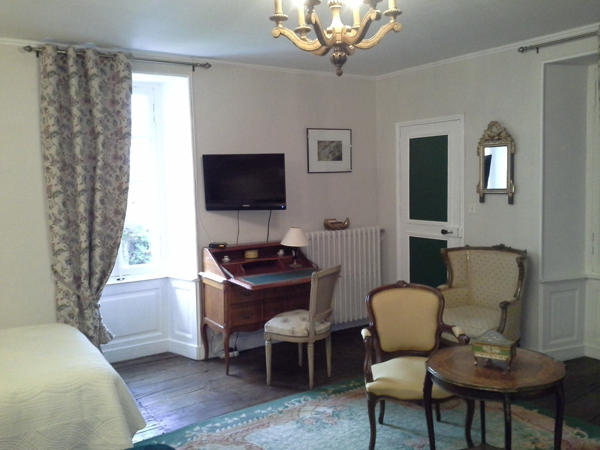 Le Logis De Ruelle Bed & Breakfast Bagian luar foto